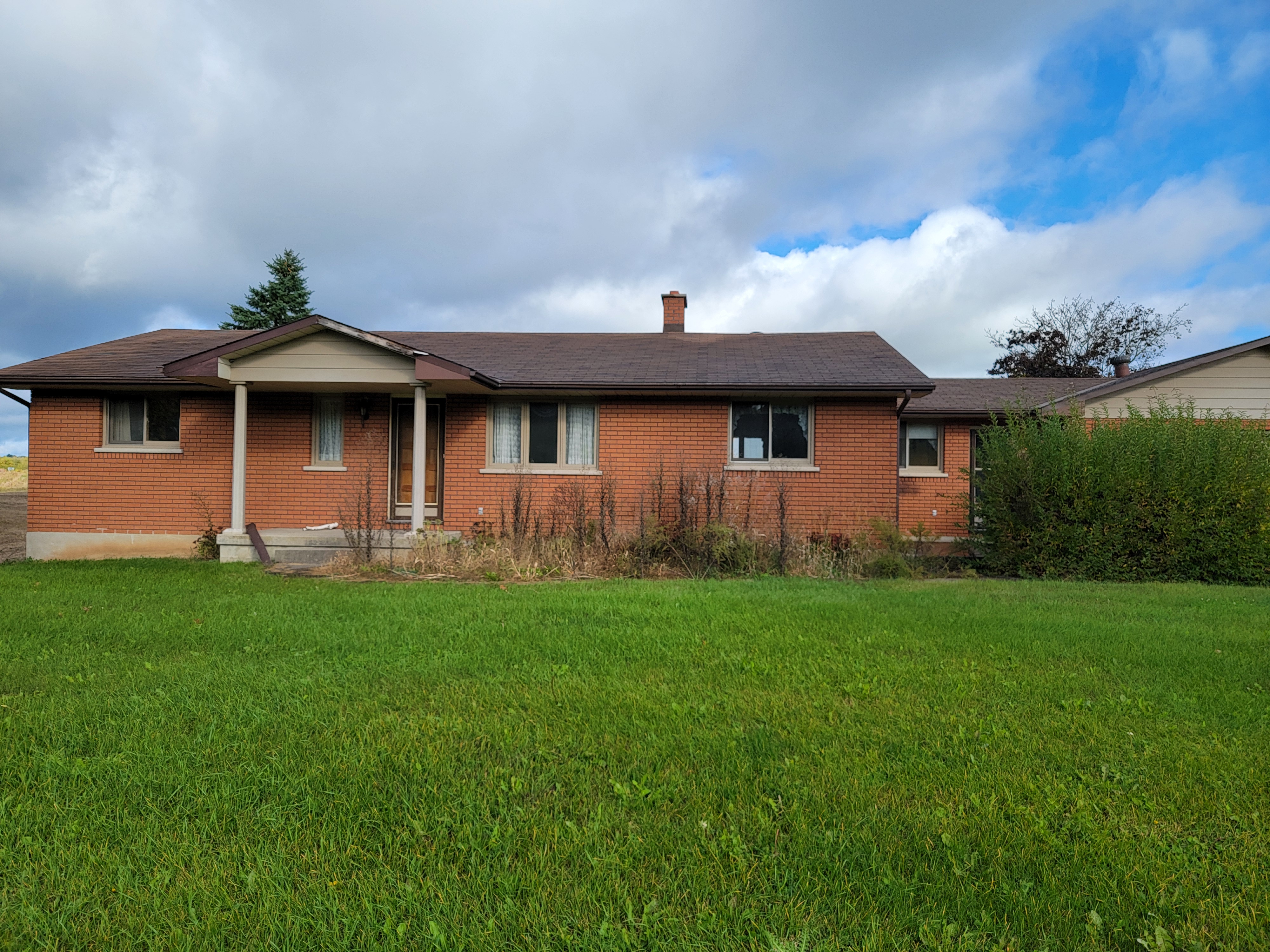 Photo of House at 1670 Young's Point Road